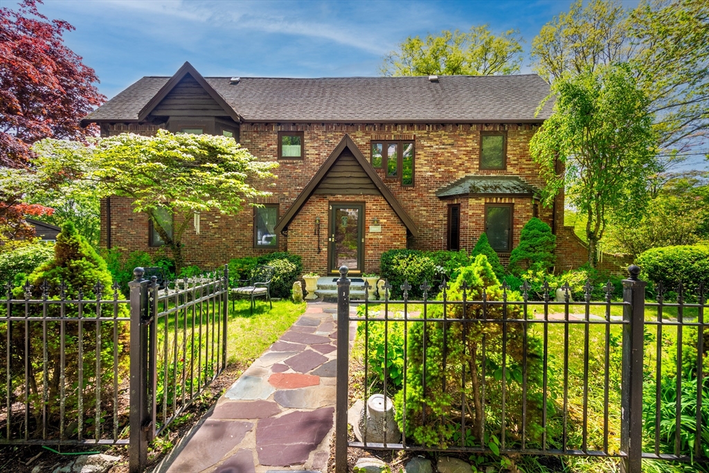 110 Wallis Rd - Brookline, MA