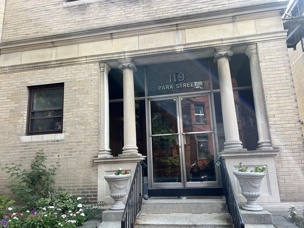 119 Park St #6 119 Park St #6 - Brookline, MA