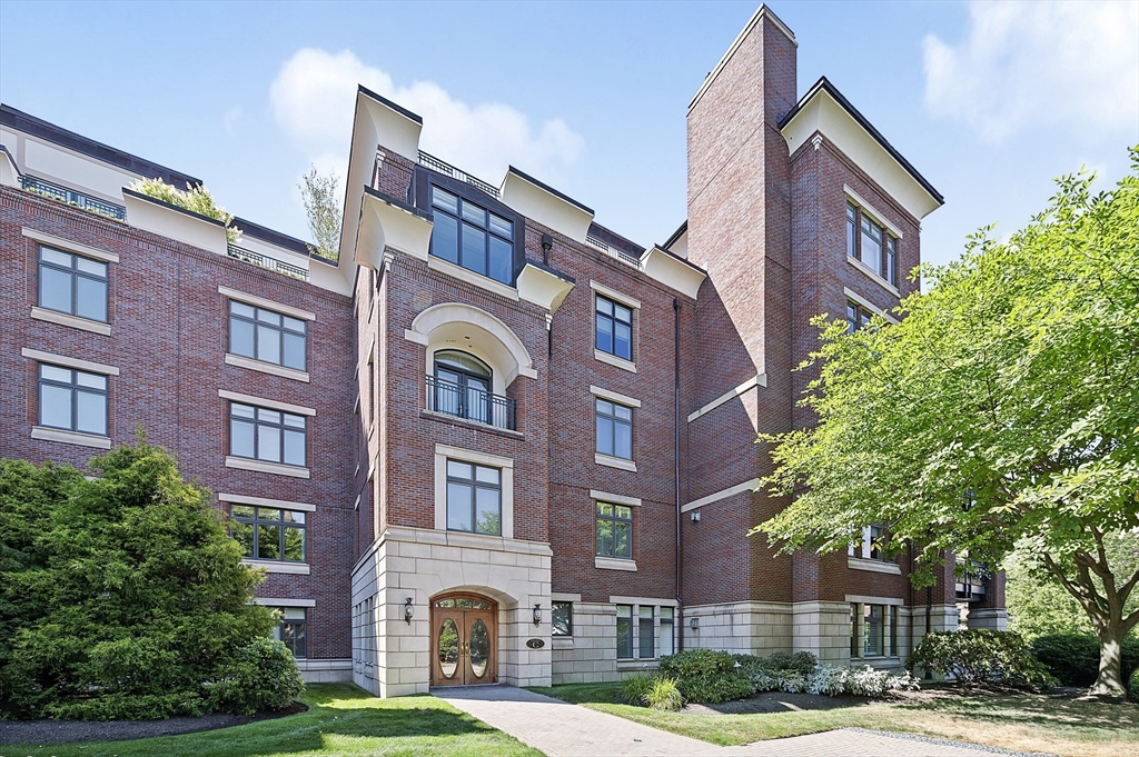 120 Seaver St #C304 - Brookline, MA