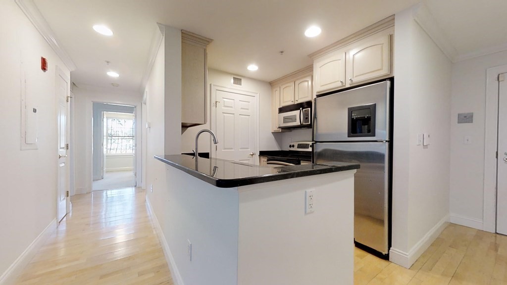 121 Centre St #203 - Brookline, MA