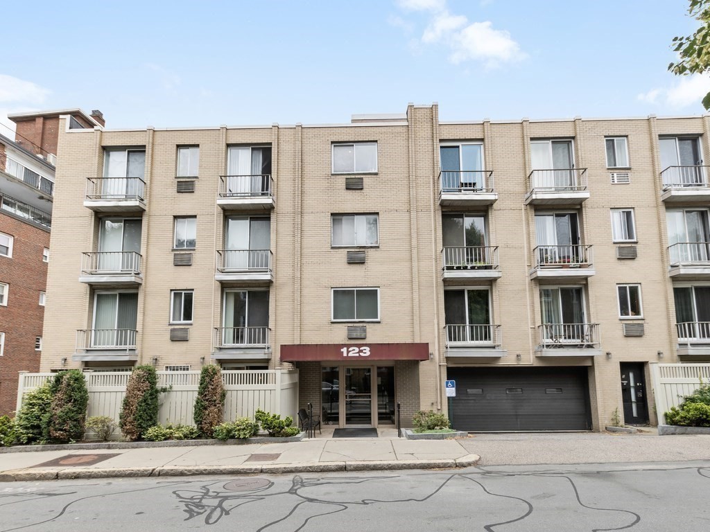 123 Sewall Ave #3C - Brookline, MA