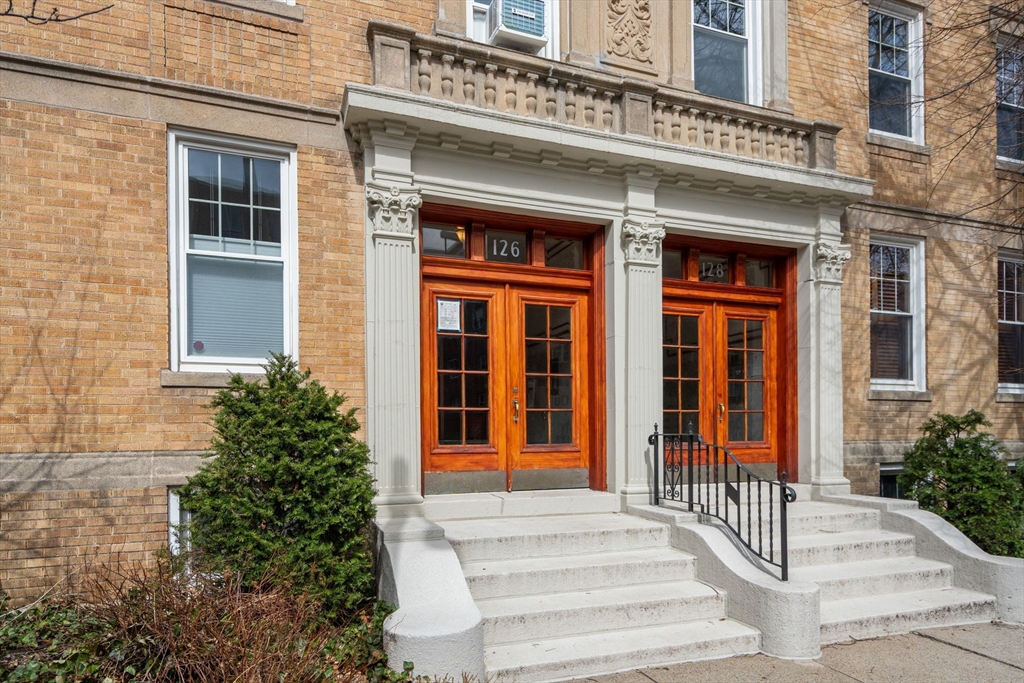 126 Sewall Ave #B - Brookline, MA