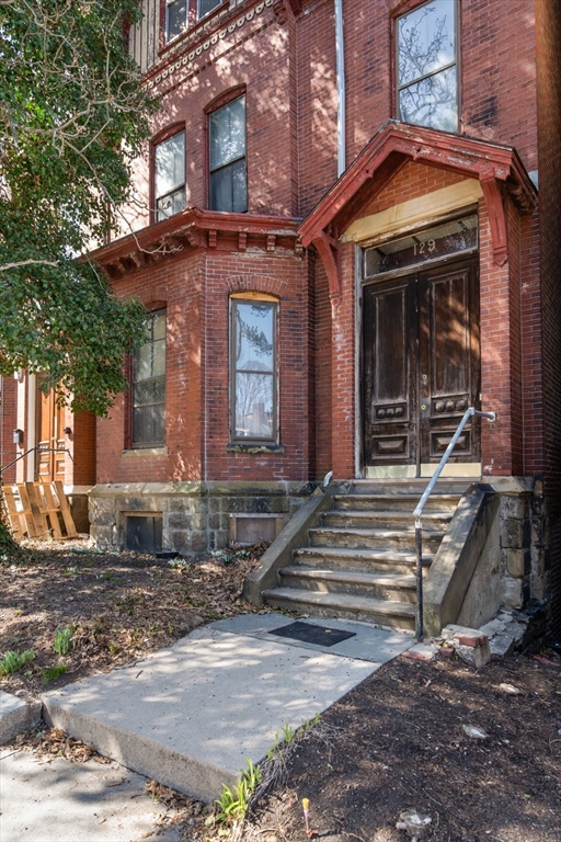 129 Walnut St 129 Walnut St - Brookline, MA