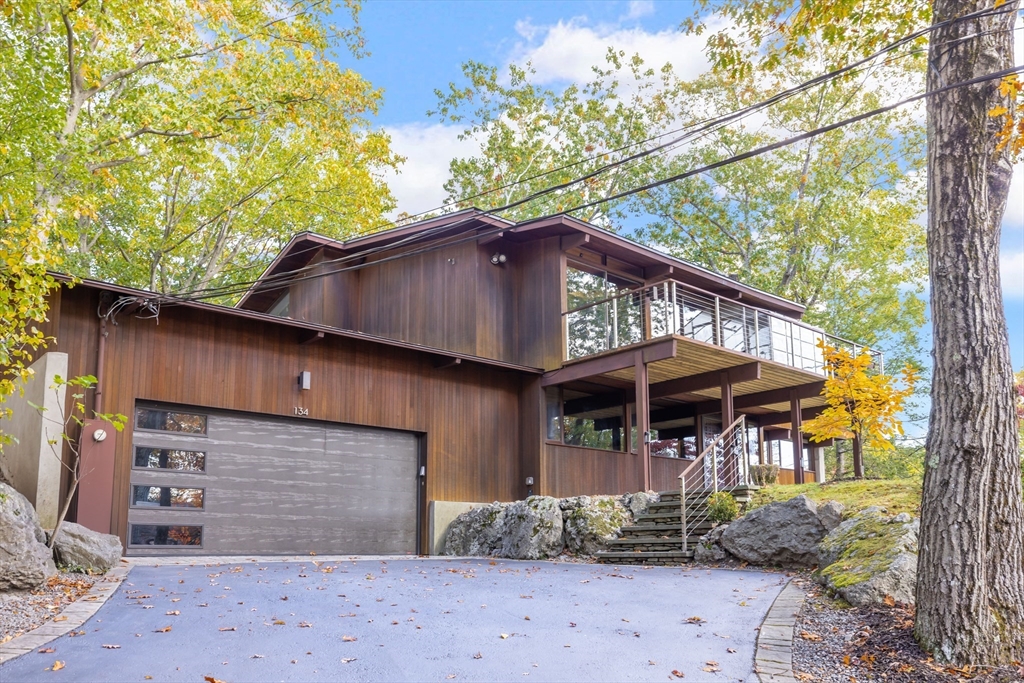 134 Rangeley Rd - Brookline, MA