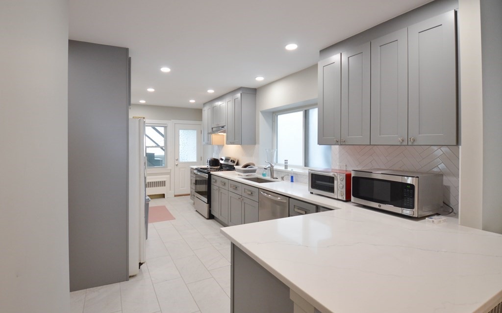142 Salisbury Rd #1 - Brookline, MA