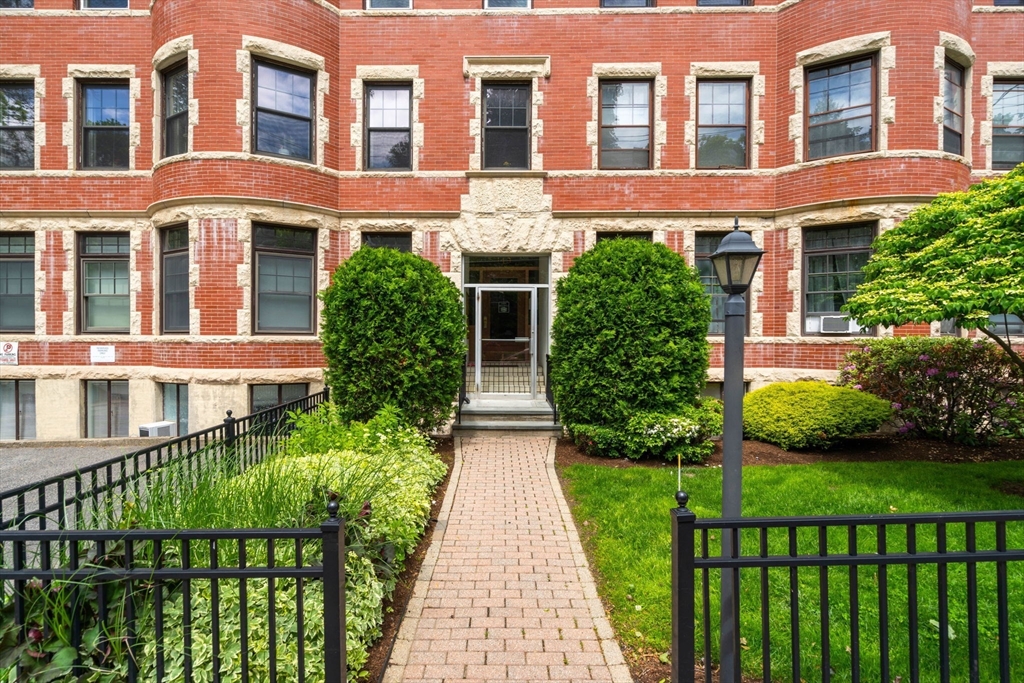 149 Winthrop Rd. #5 149 Winthrop Rd. #5 - Brookline, MA