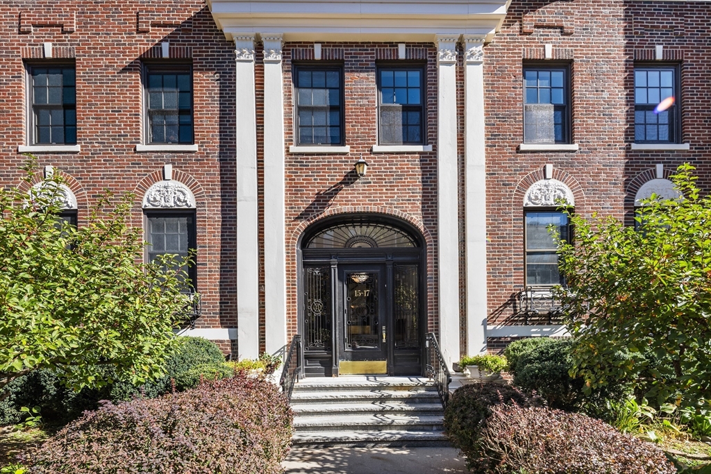 15-17 James St #2 - Brookline, MA