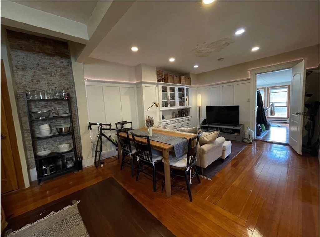 1672 Beacon St #2B - Brookline, MA