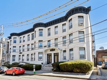 17 Green St #4 17 Green St #4 - Brookline, MA