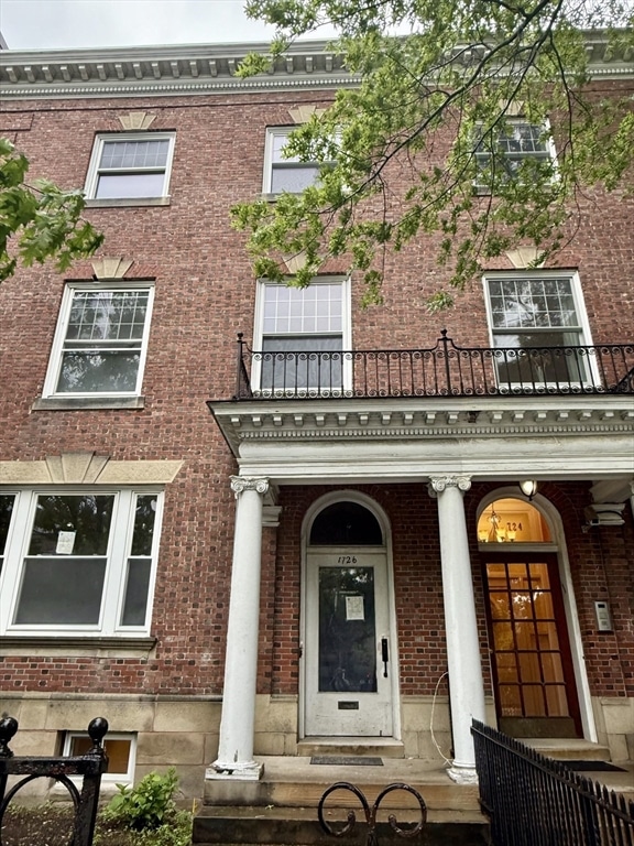 1726 Beacon St #1726 - Brookline, MA