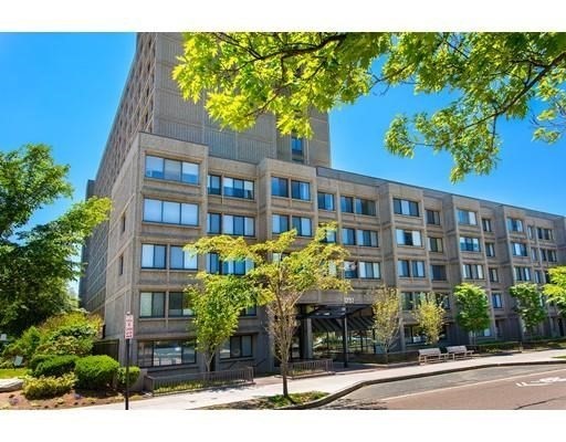 1731 Beacon St #305 - Brookline, MA