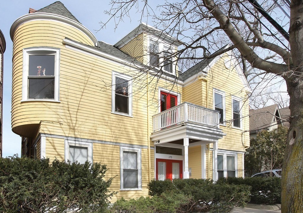 175 Winthrop Rd #3 - Brookline, MA