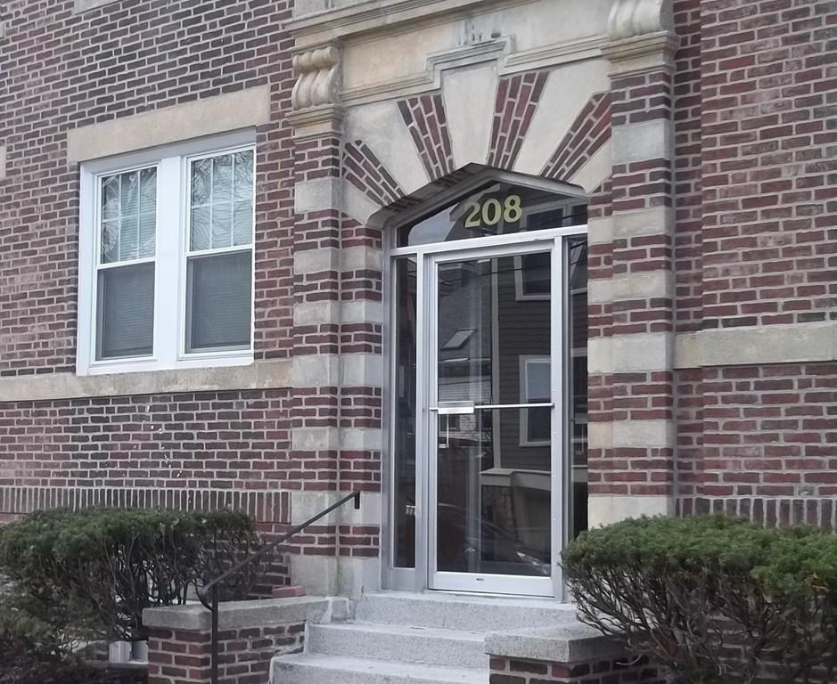 208 Fuller St #3 - Brookline, MA