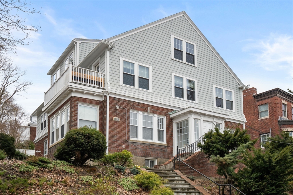 21 Colbourne Cres #1 - Brookline, MA