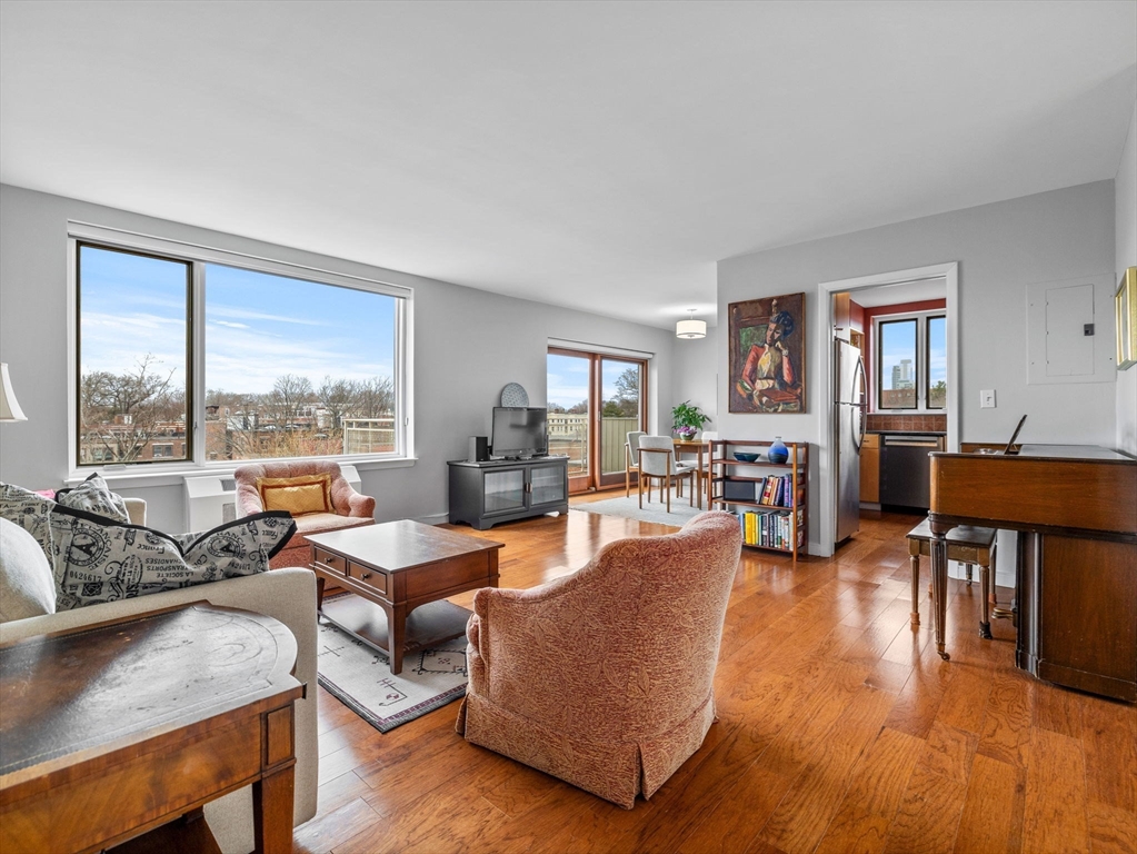 216 Saint Paul St #702 - Brookline, MA