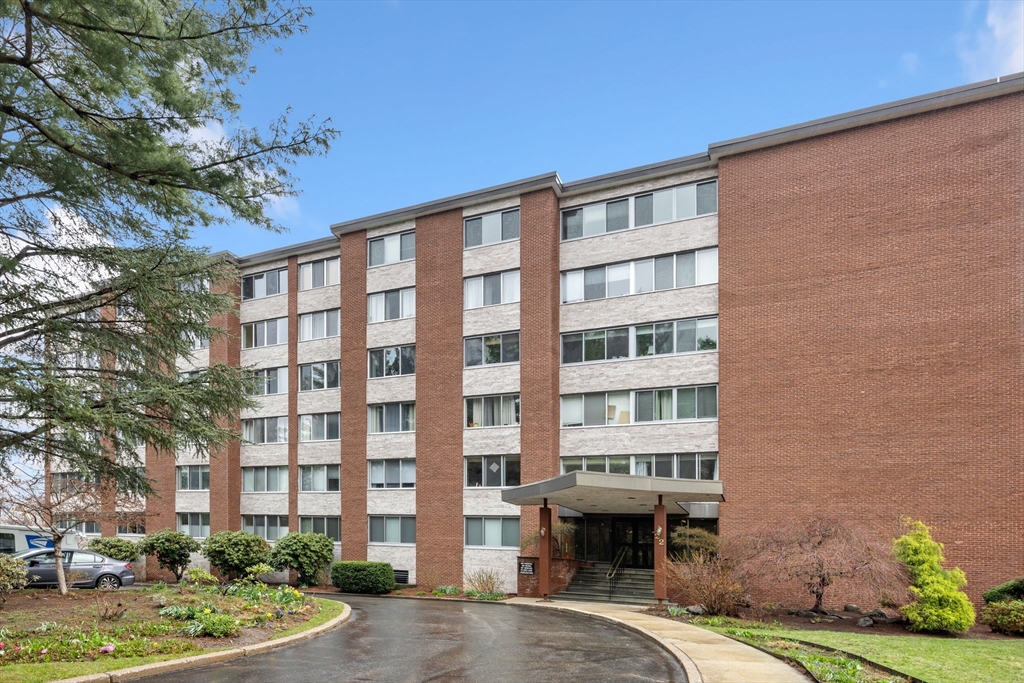22 Chestnut Pl #607 - Brookline, MA