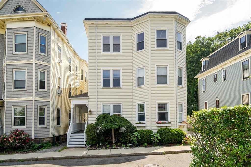 23 Hurd Rd #3 - Brookline, MA