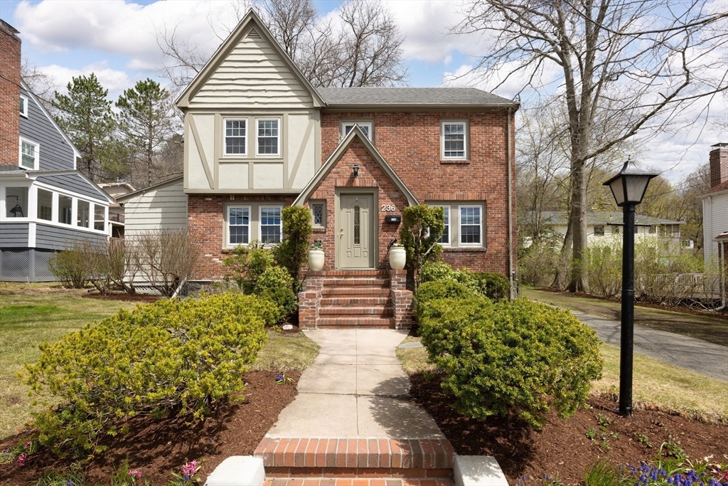 236 Beverly Rd - Brookline, MA