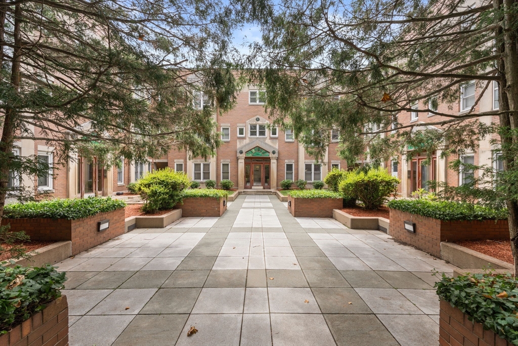 28 Parkman St #4 - Brookline, MA