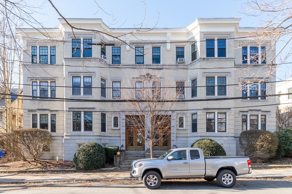 30 Kilsyth Rd #3 - Brookline, MA