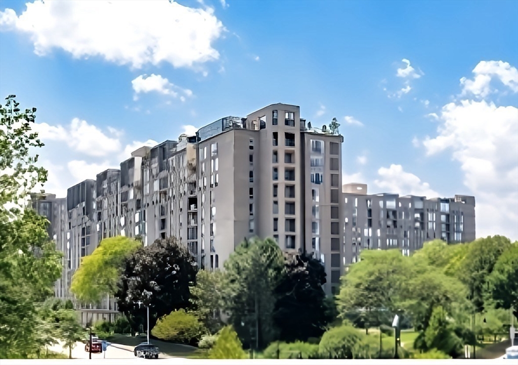 33 Pond Avenue #1015 - Brookline, MA