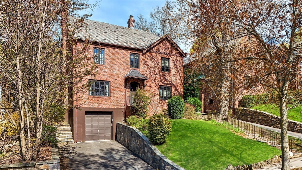 36 Blake Rd - Brookline, MA