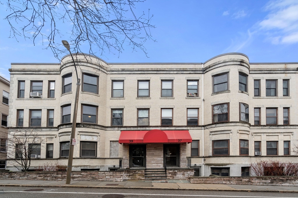 37 Saint Paul St #3 37 Saint Paul St #3 - Brookline, MA
