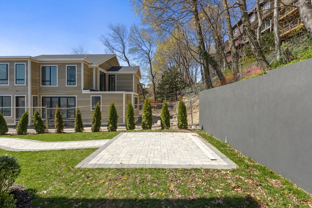 261 Tappan St #TH-1 - Photo 13