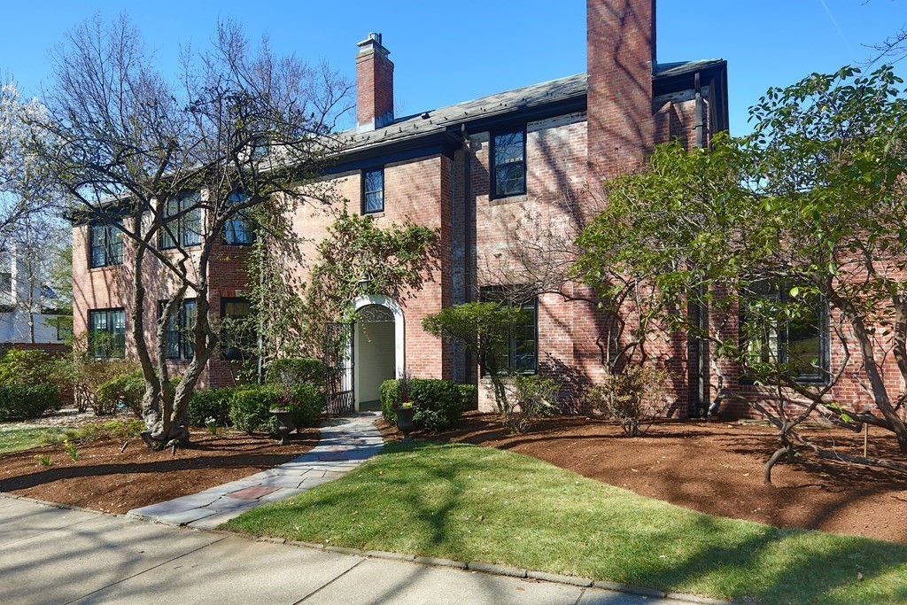 39 Worthington Rd - Brookline, MA