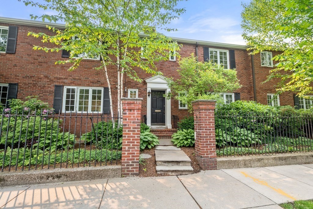 4 Still St #3 - Brookline, MA