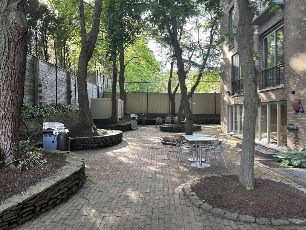 33 Pond Ave #422 - Photo 16