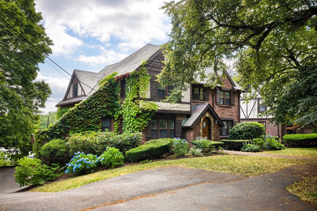 55 Goodnough Rd - Brookline, MA