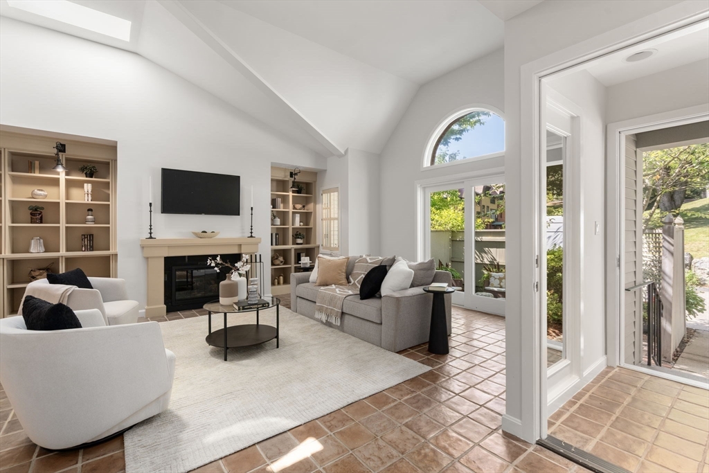 553 Boylston St #c-2 553 Boylston St #C-2 - Brookline, MA