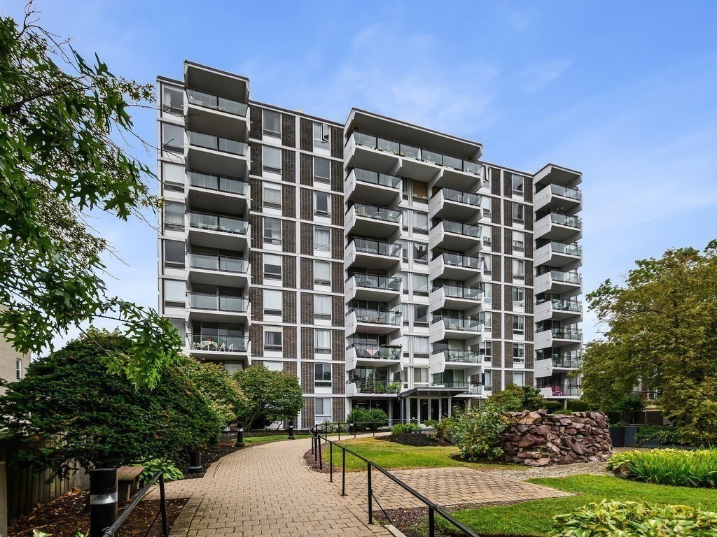 60 Babcock St #65 - Brookline, MA