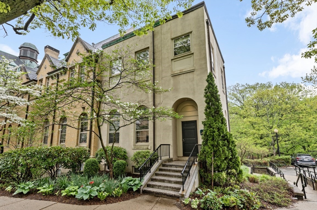 60 Glen Rd #201 - Brookline, MA