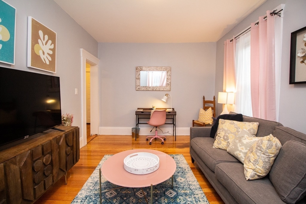 636 Washington St #5 636 Washington St #5 - Brookline, MA