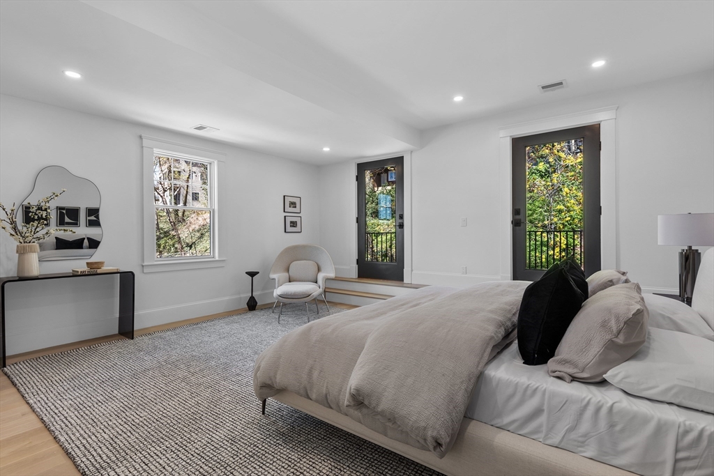 261 Tappan St #TH-1 - Photo 7