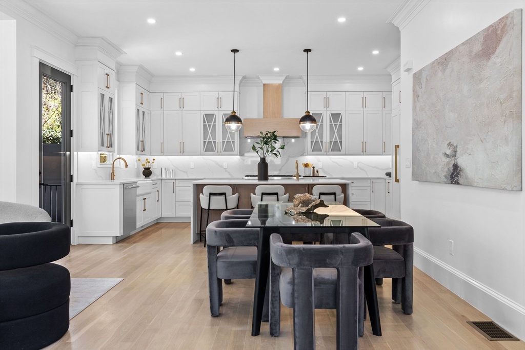 261 Tappan St #TH-1 - Photo 3