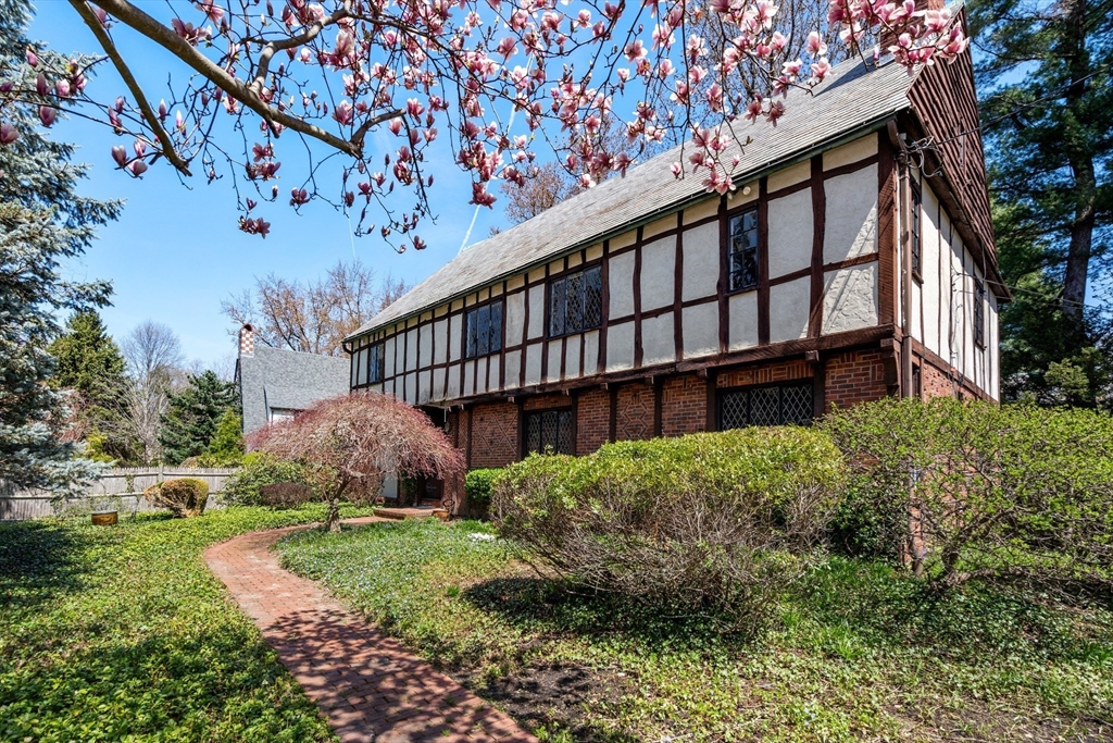 764 Hammond St - Brookline, MA