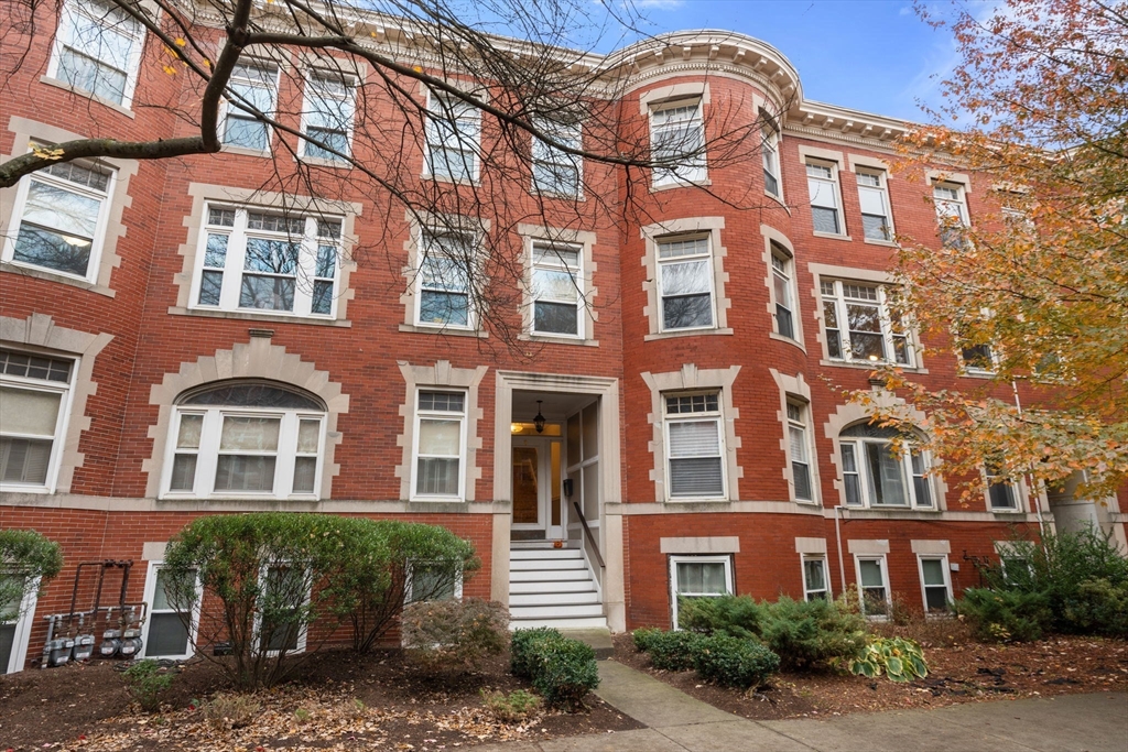 8 Strathmore Rd #g 8 Strathmore Rd #G - Brookline, MA