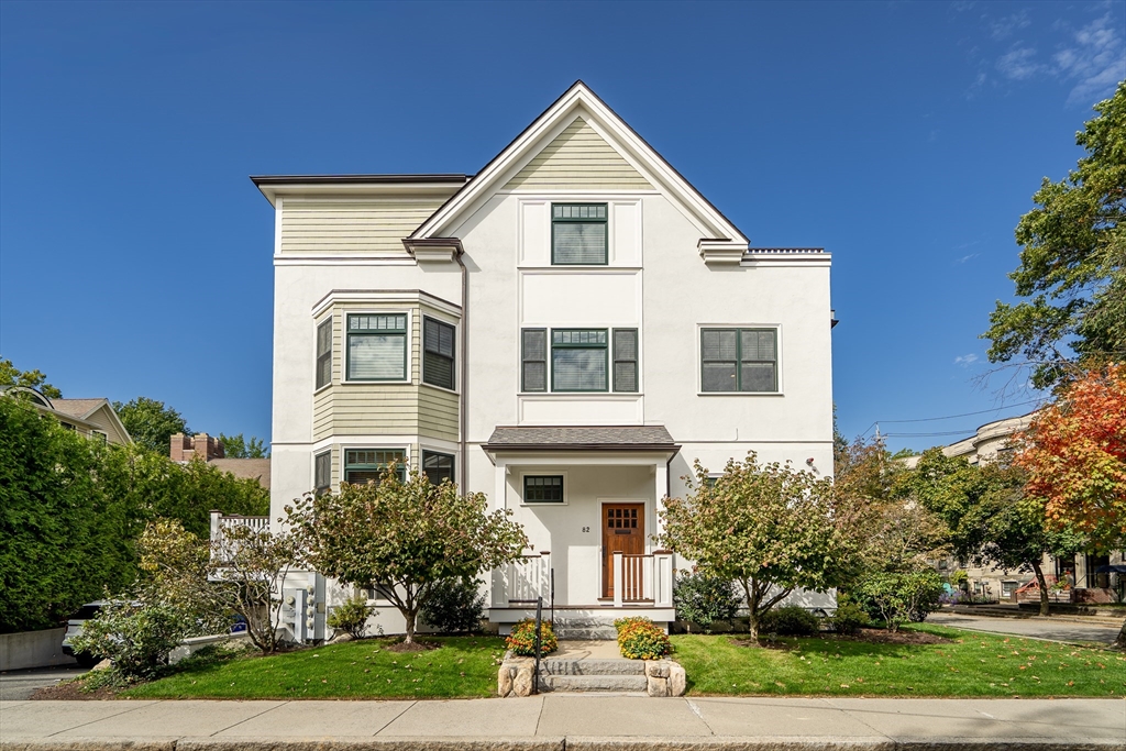 82 Green St #82 82 Green St #82 - Brookline, MA