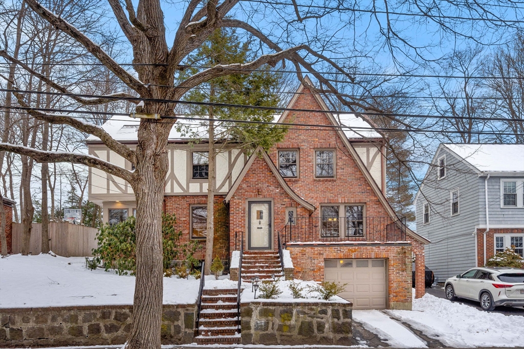 223 Bonad Rd - Brookline, MA