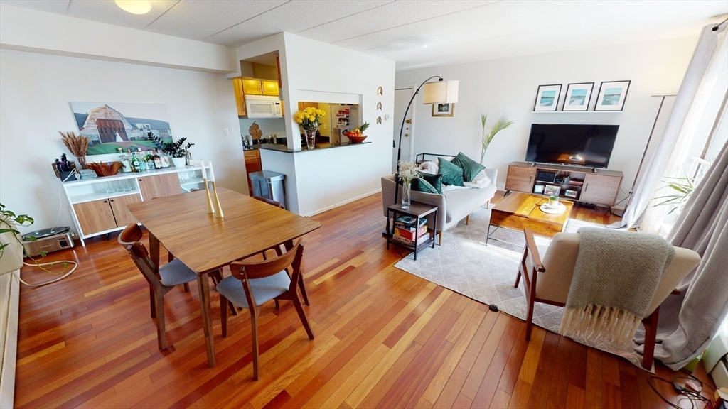 31 Harris St #302 - Brookline, MA