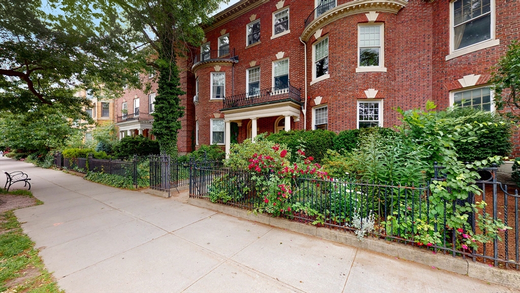 1720 Beacon St 1720 Beacon St - Brookline, MA