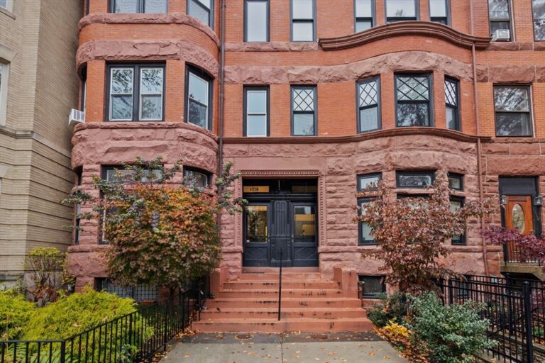 1778 Beacon St #302 - Brookline, MA