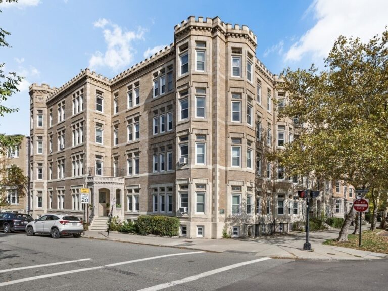 3 Englewood Ave #9 - Brookline, MA