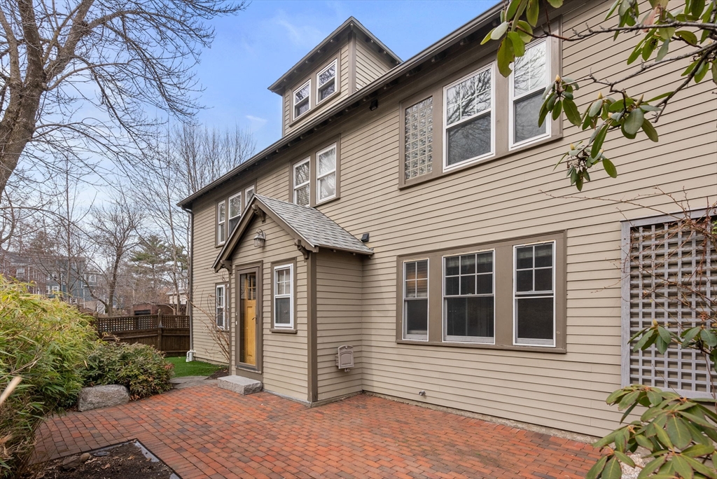 65 Atherton Rd 65 Atherton Rd - Brookline, MA