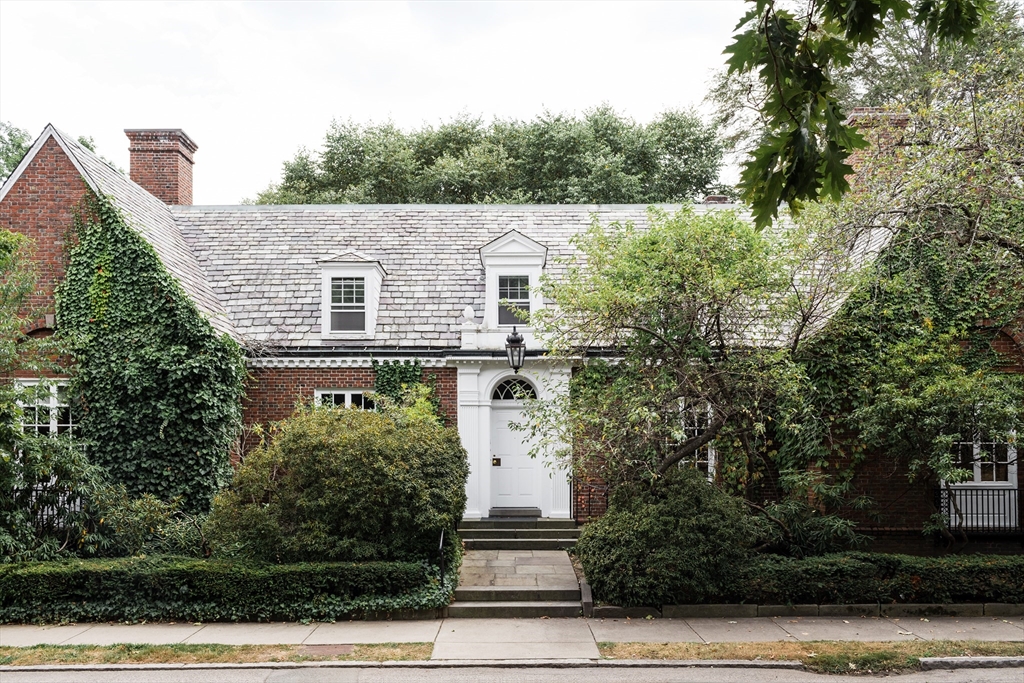 180 Ivy St - Brookline, MA