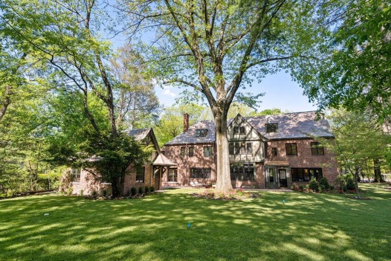 125 Lee Street - Brookline, MA