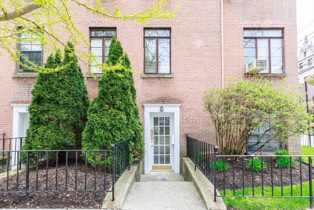 56 Garrison Rd #56 - Brookline, MA